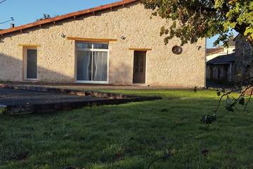 Gîte pour 9 personnes, avec jardin et jacuzzi à Saint-Maurice-la-Clouère