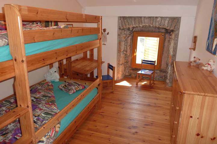 Ferienhaus, idyllisch und in  ruhiger Lage, 3 Sz für 6 Personen, bei Malinska in Malinska-Dubašnica, Krk