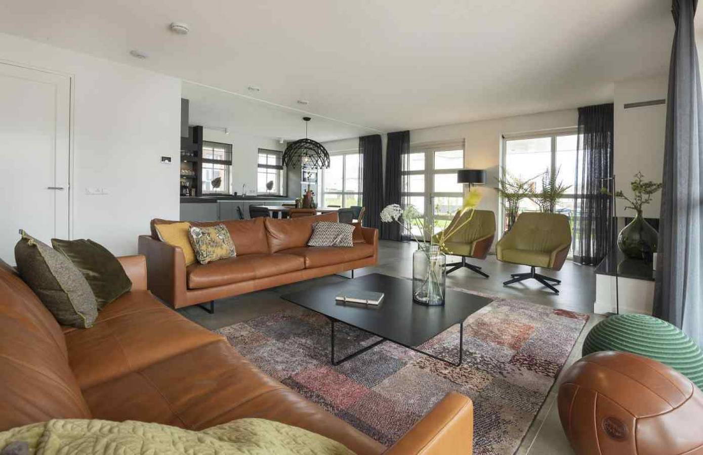 Luxusvilla für 12 Personen mit Sauna und Außen Spa am Tjeukemeer in Friesland in Delfstrahuizen, Friesland