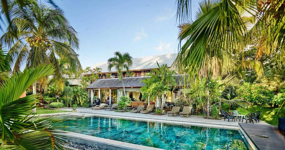 Maison de vacances pour 9 personnes, avec terrasse et piscine dans Saint-Gilles les Bains