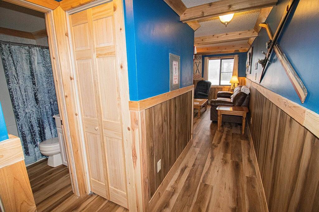 Ganze Wohnung, 1Br / 1Ba Gesichter Pisten Erster Stock Parken Wi-Fi Village! Kein Aufzug in Snowshoe, Greenbrier River
