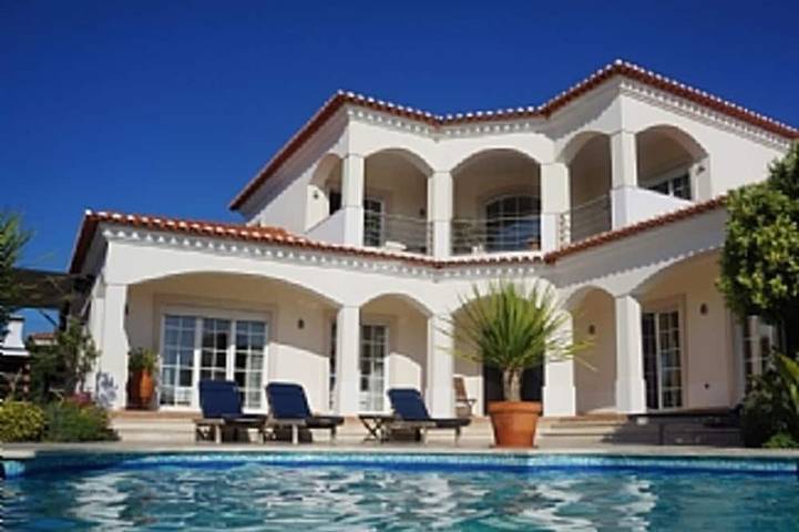 Casa de férias para 8 pessoas, com varanda e jardim e ainda jacuzzi em Amoreira