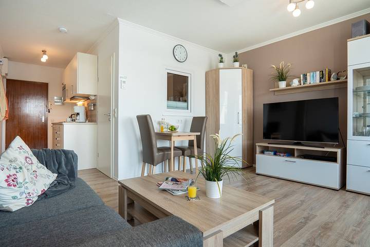 Ferienwohnung für 2 Personen, mit Balkon am Steinwarder
