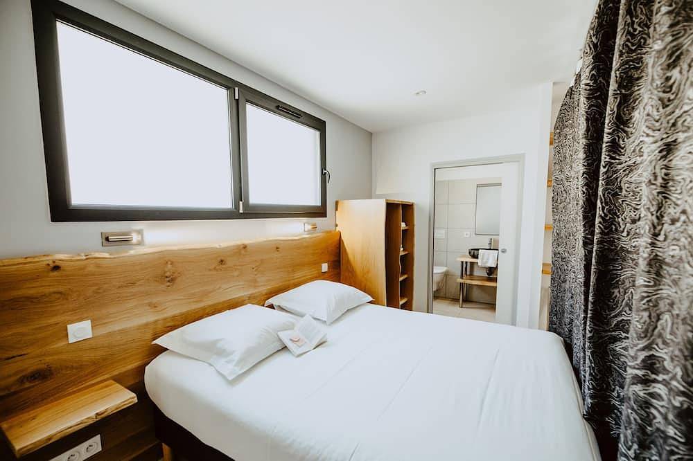 Appartement entier, Studio T1 plain-pied tout confort à 100m des thermes in Vals-les-Bains, Parc naturel régional des Monts d'Ardèche