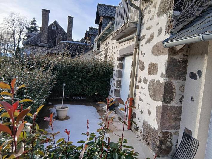 Location de vacances pour 5 personnes, avec vue et jardin à Saint-Martin-Valmeroux - 3