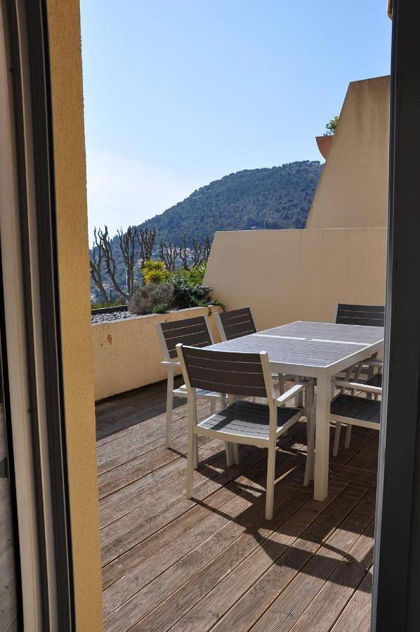 Appartement entier, Two-Bedroom Apartment in La Turbie, Côte méditerranéenne (France)