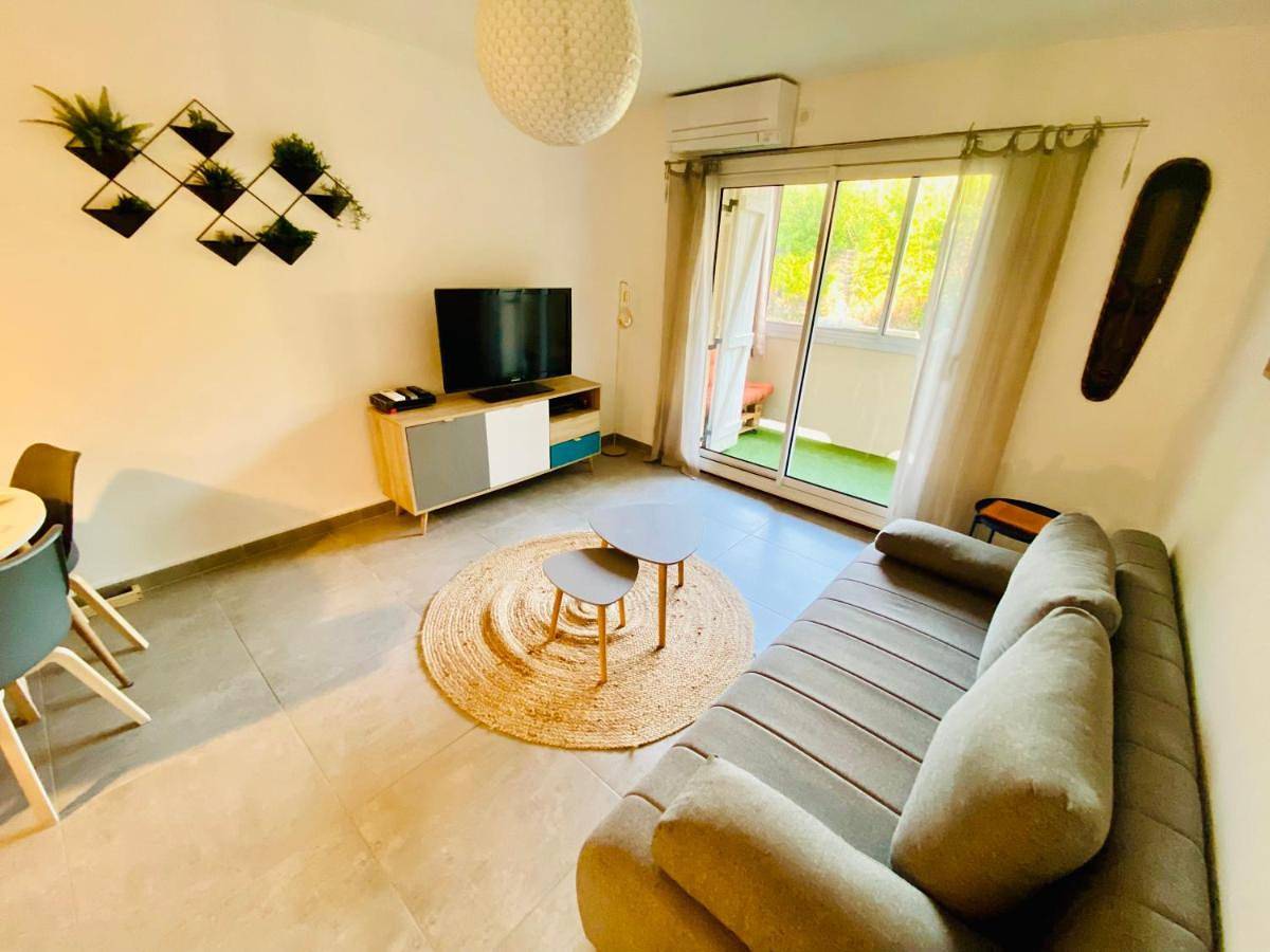 Appartement entier, One-Bedroom Apartment in Les Milles, Aix-en-Provence