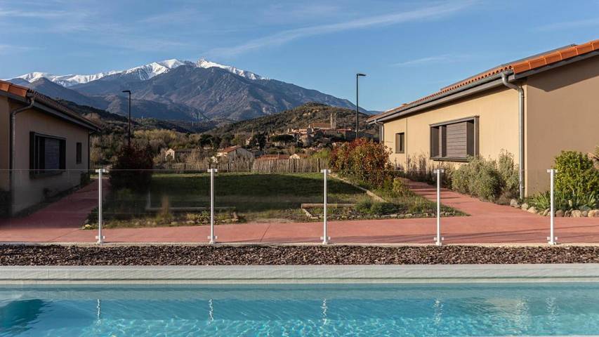 Location de vacances pour 15 personnes, avec Terrasse et Jardin ainsi que Piscine et Vue à Marquixanes