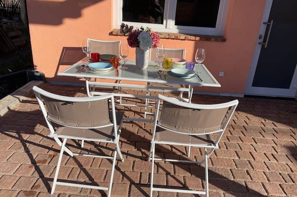 Ganze Wohnung, Ferienwohnung im Spargeldorf Schäpe mit großer Südwest Terrasse in Beelitz, Mittelmark