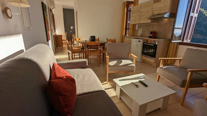 Gîte pour 6 personnes, avec vue et jardin dans Porto (Corse) - 3