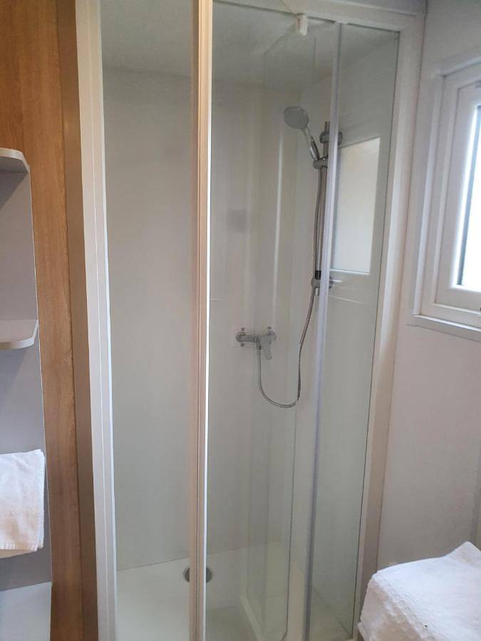 Parc de vacances pour 6 personnes, avec jacuzzi et sauna ainsi que terrasse et piscine, animaux acceptés en Charente-Maritime - 4