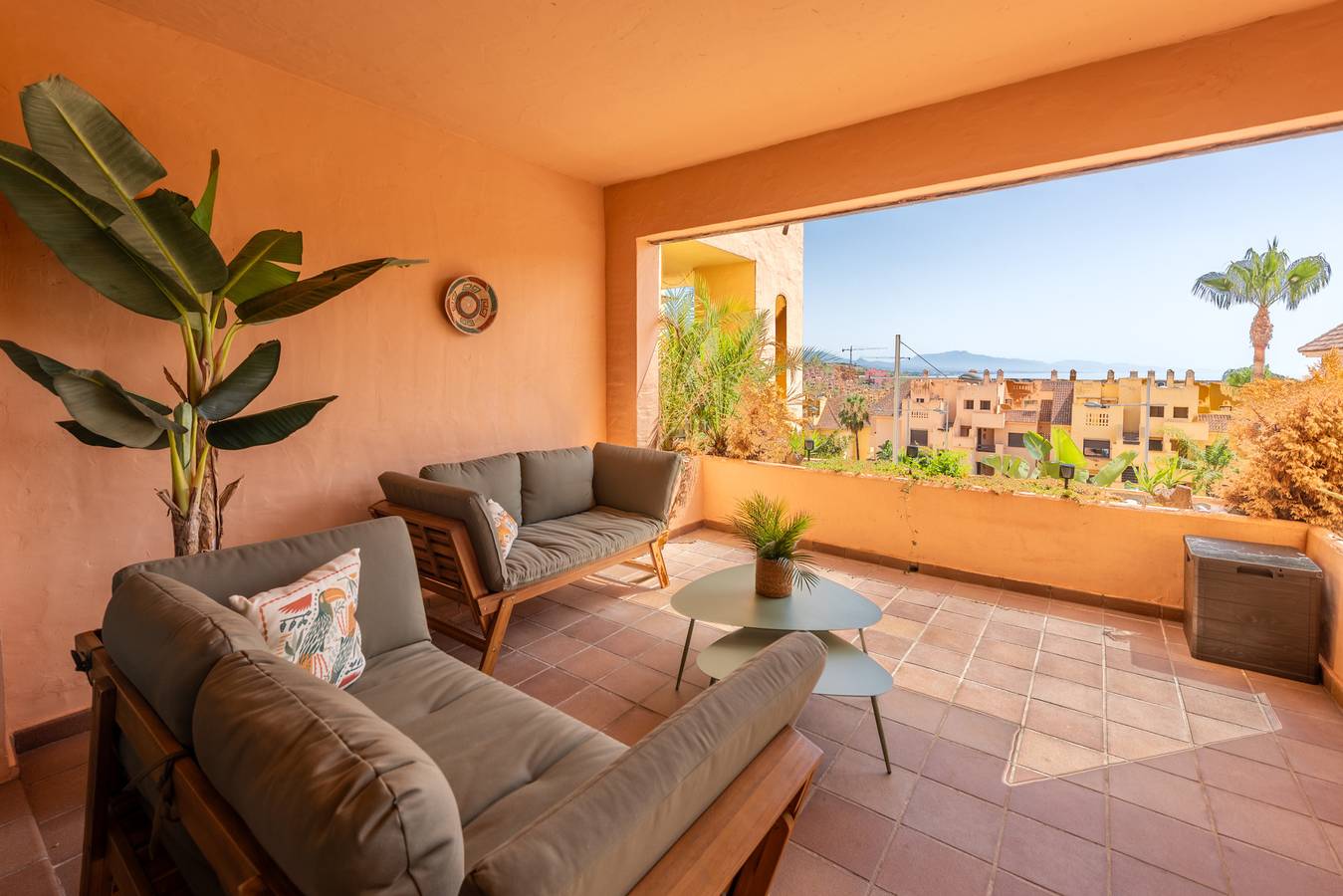 Entire apartment, Duquesa Village 2450 Sunny Views in Duquesa Village, Manilva
