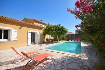 Cottage pour 6 personnes, avec piscine et terrasse à Saint-Didier