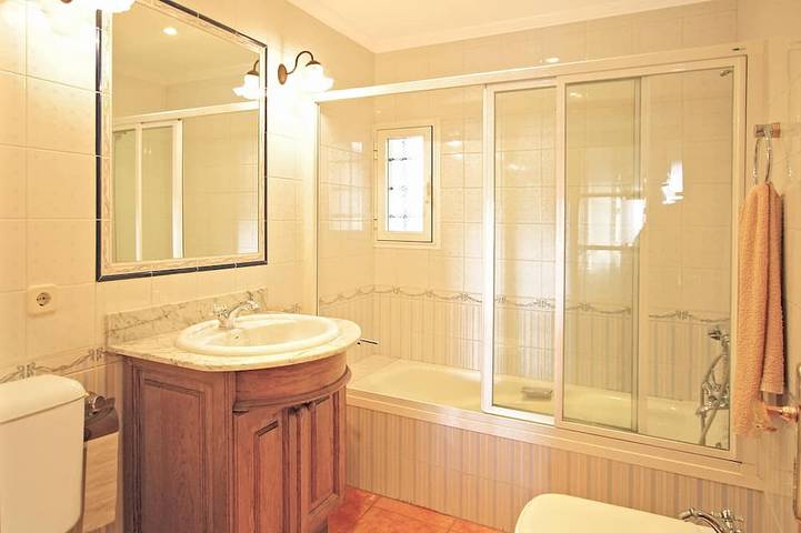 Can Benasque: piscina privada, vista panorámica, Internet in Sineu, Interior de Mallorca