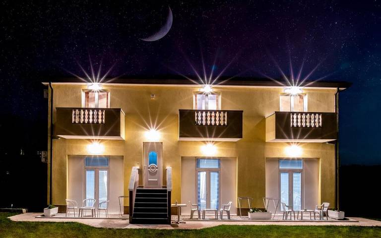BnB für 3 Personen, mit Balkon und Terrasse sowie Garten und Ausblick in Umag