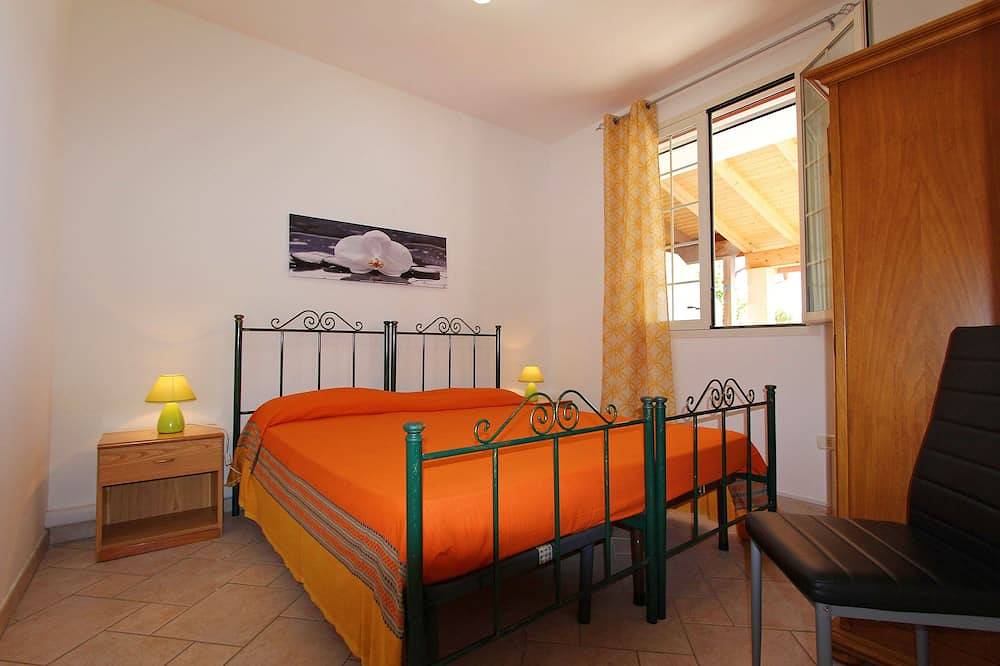 Detached villa with sea view a few meters from the beach in Marina di Pescoluse, Pescoluse