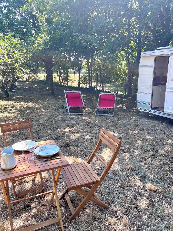Gîte pour 3 personnes, avec Terrasse ainsi que Jardin et Vue à Saint-Erblon - 2