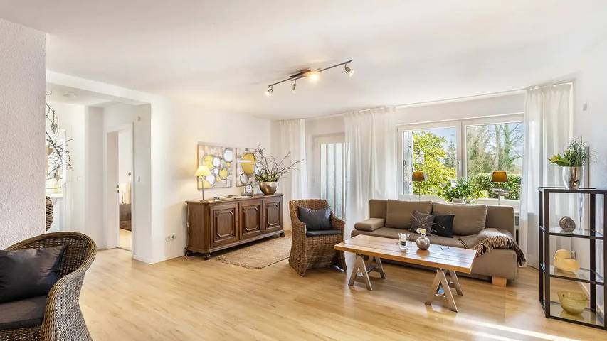 Ferienwohnung für 4 Personen, mit Balkon und Terrasse sowie Garten in Balve