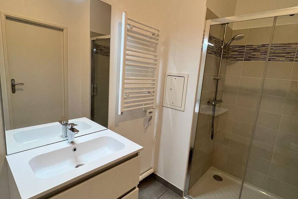 Entire apartment, Bright apartment in Cergy in Cergy, Val-d'Oise