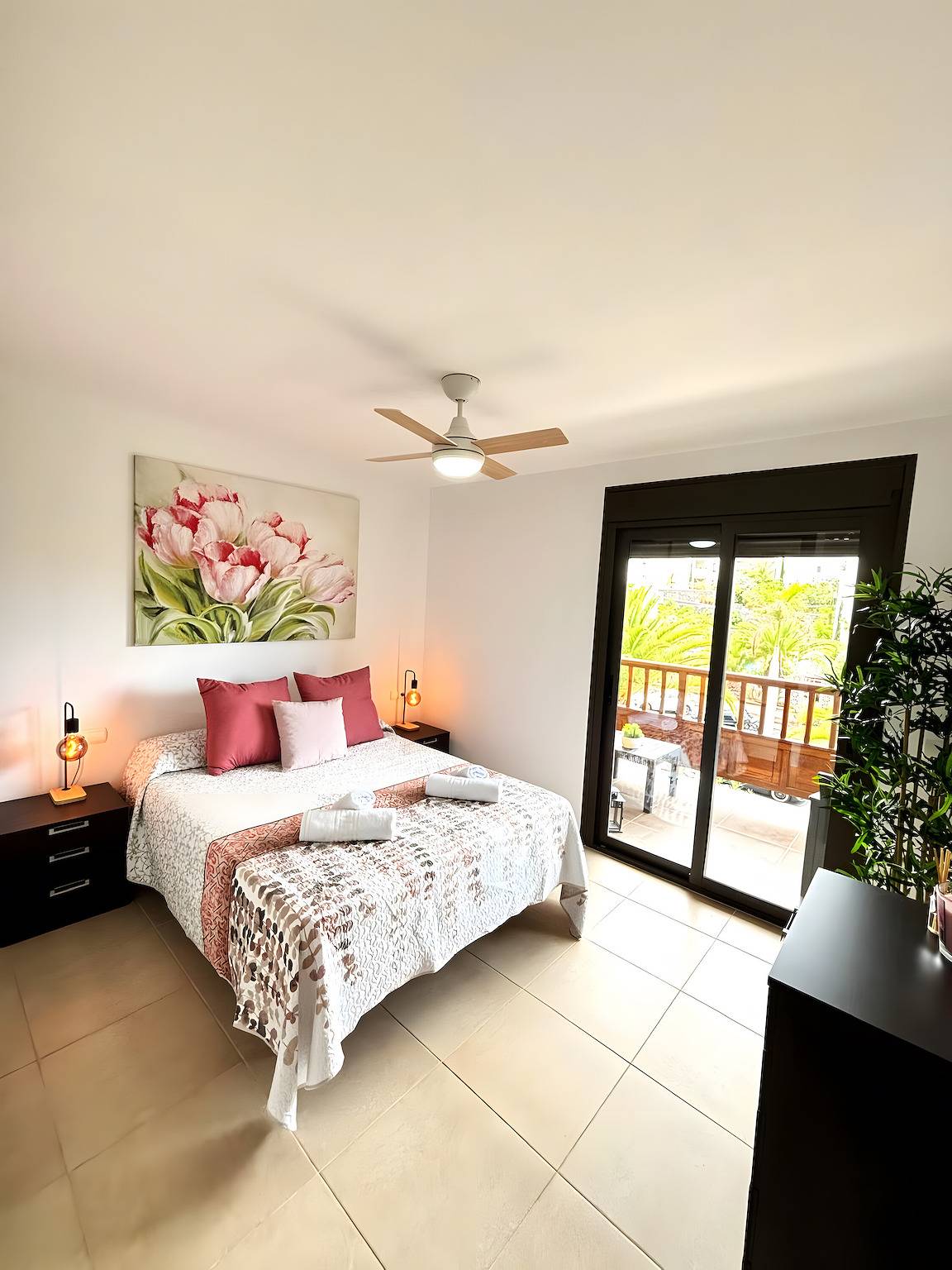 Apartamento entero, Ojos del océano! con terraza y piscina comunitaria in Palm-Mar, Arona 