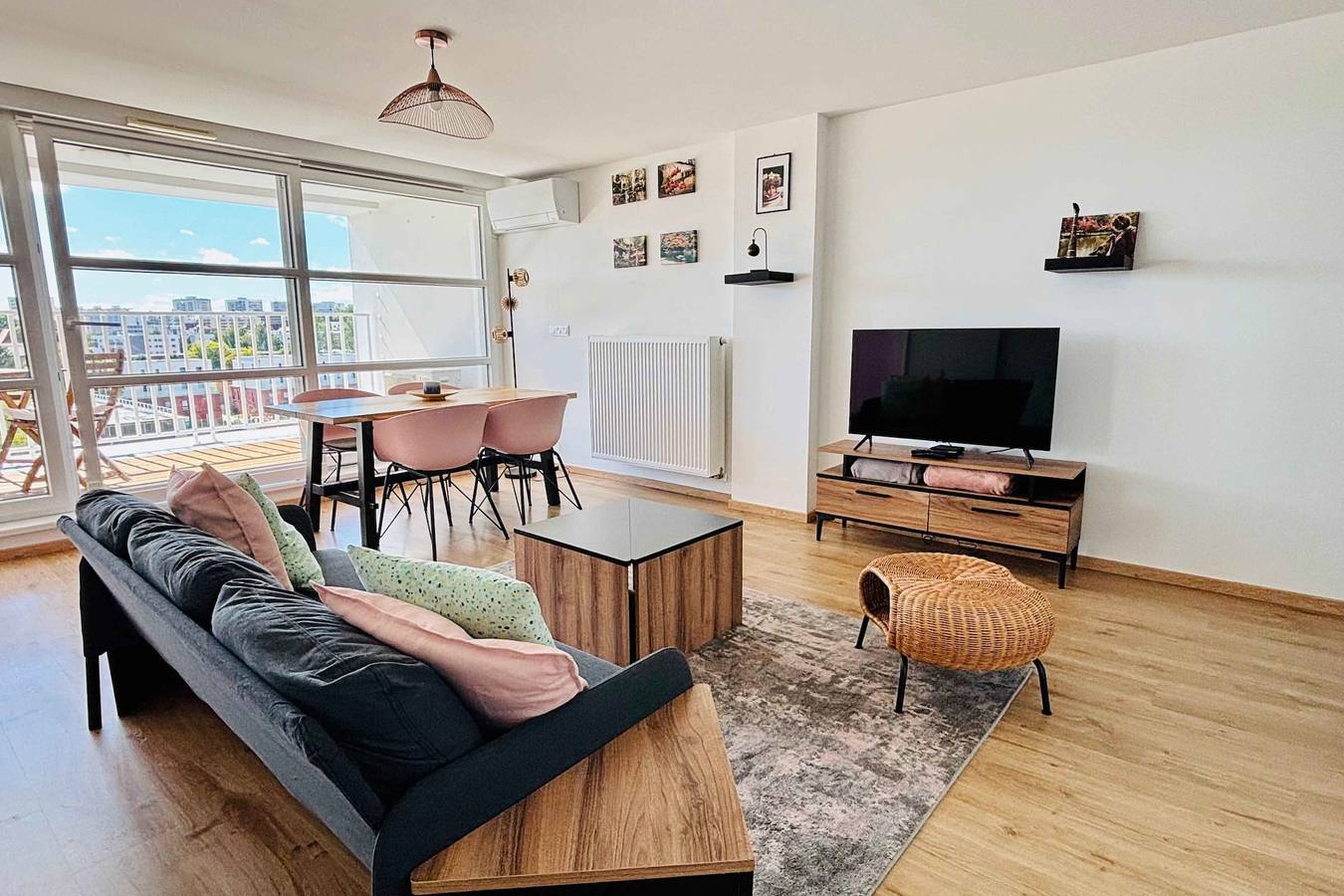 Ganze Wohnung, Ferienwohnung für 5 Personen mit Balkon in Straßburg, Region Straßburg