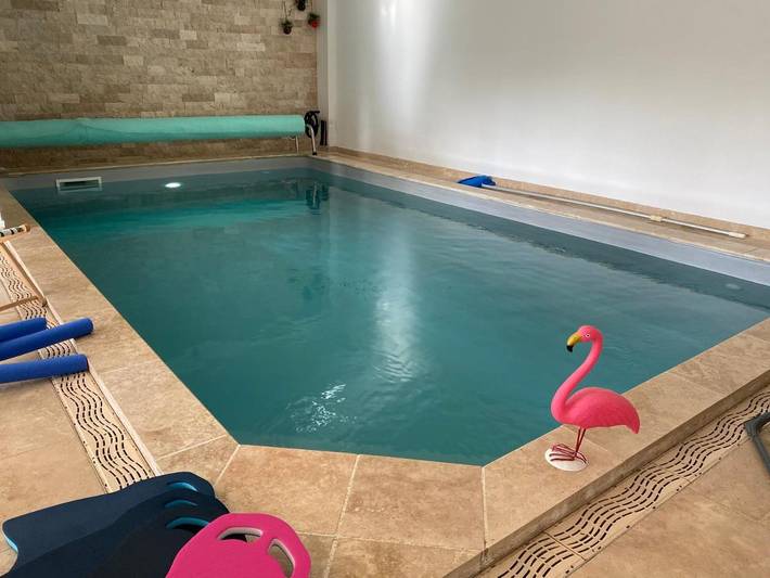 Location de vacances pour 2 personnes, avec Terrasse et Jardin ainsi que Piscine et Vue à Mer