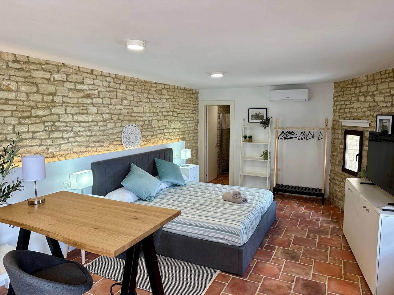 Zimmer 'Redonda De Piedra 5' mit Bergblick, privatem Pool und Wlan in Setenil de las Bodegas, Pueblos Blancos
