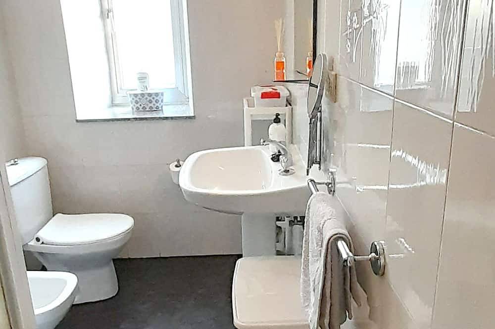 Appartement entier, Centrally Located And Spacious Apartment With Glassed-In Gallery in Guitiriz, Province de Lugo