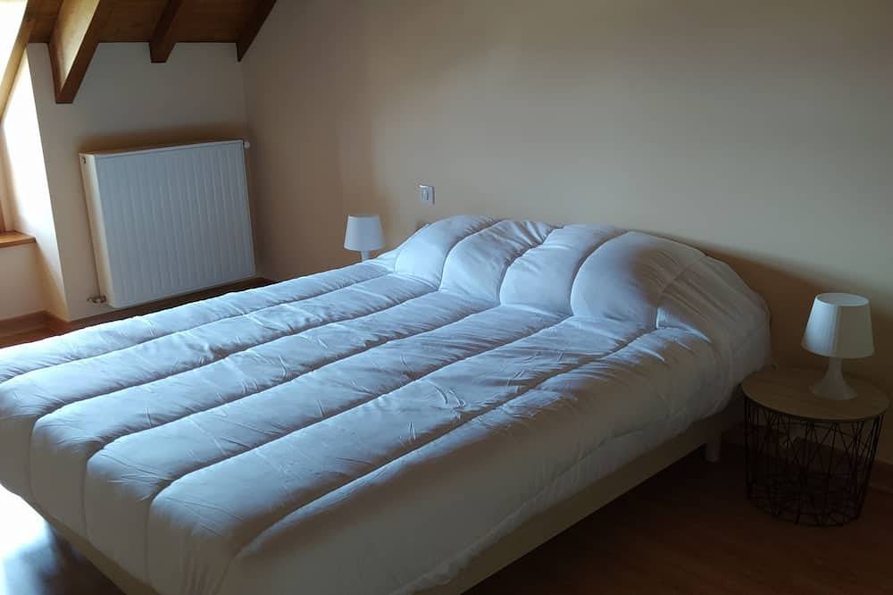 Maison alliant ancien et moderne en Aveyron in Lédergues, Aveyron