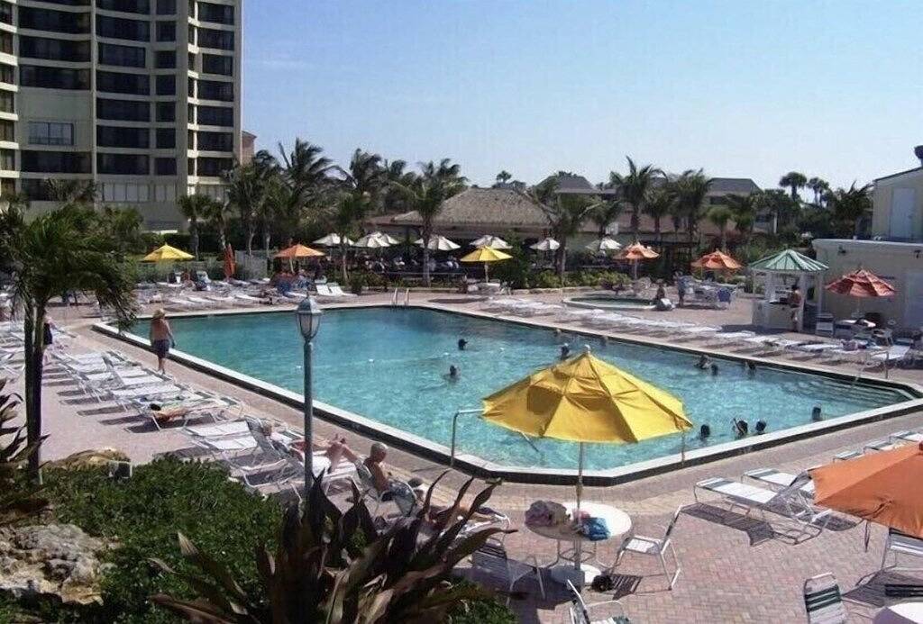 Ganze Wohnung, Ocean Village Beachfront Resort-Schritte zum Strand viele, viele Annehmlichkeiten in Fort Pierce, Hutchinson Island