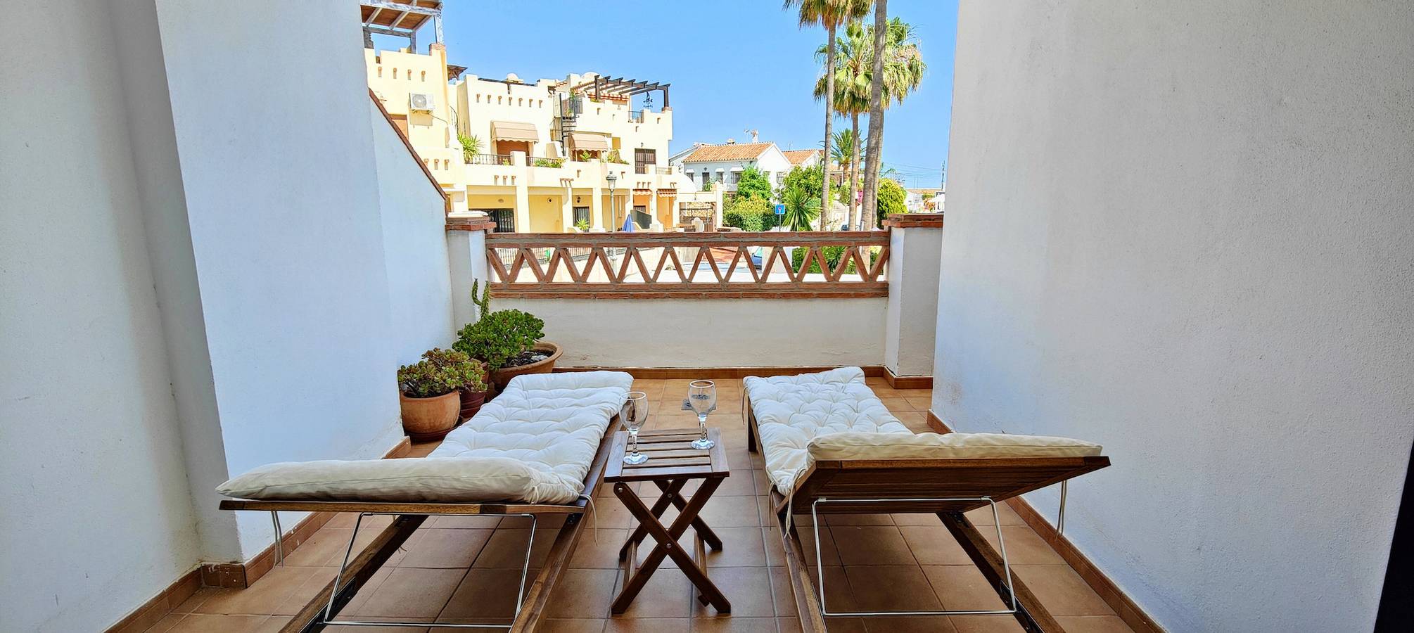 Entire apartment, Pinar Del Mar in Playa de Burriana, Nerja