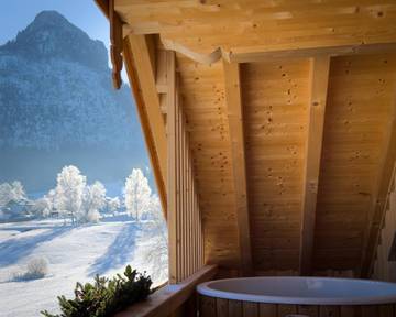 Ferienwohnung für 2 Personen, mit Garten und Ausblick sowie Sauna und Seeblick in Strobl