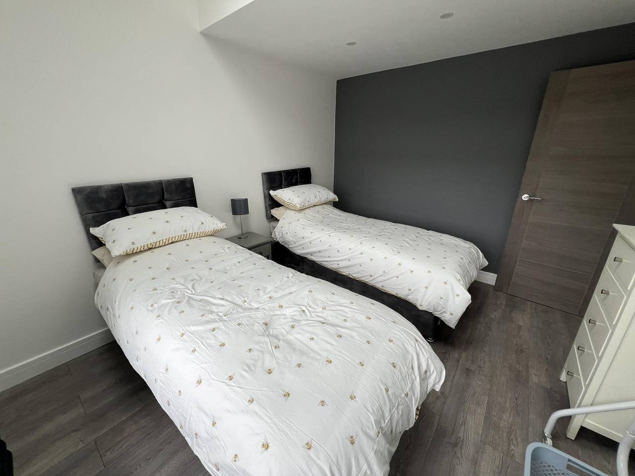 Whole house -Sleeps4-Parking-Garden-Bikinghiking in Bury, Greater Manchester