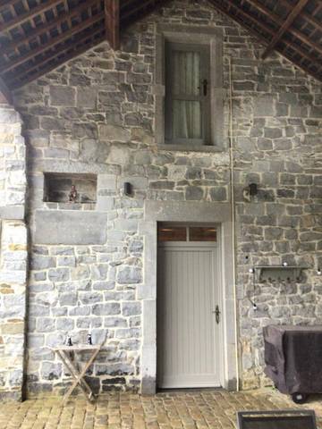 Gîte pour 3 personnes, avec vue et jardin à Yvoir