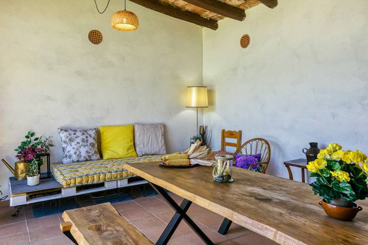 Casa de vacaciones "La Paisa" con vistas a la montaña y Wi-Fi in Torroella de Montgrí, Costa Brava