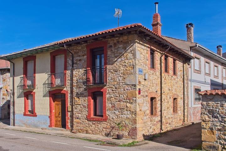 Casa rural para 5 personas, con balcón y jardín - 1