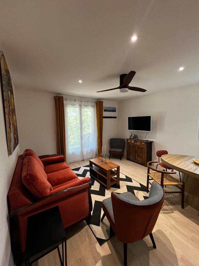 Appartement entier, Two-Bedroom Apartment in Apt, Parc naturel régional du Luberon