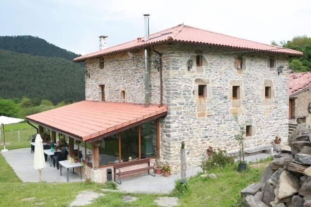 Gîte Pikatzaenea Pour 18 Personnes in Sopuerta, Chaîne Cantabrique