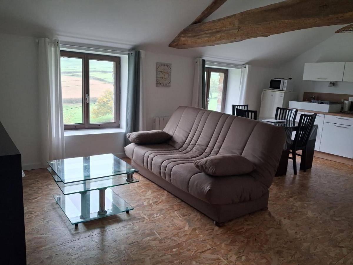 One-Bedroom House in Dompierre-les-Ormes, Région de Mâcon