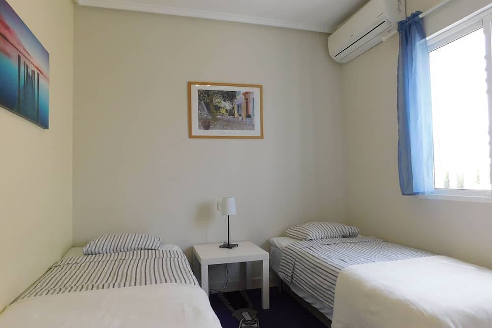 Villa très grande, confortable et spacieuse de 7 chambres et 5 salles de bains in Los Balcones, Torrevieja