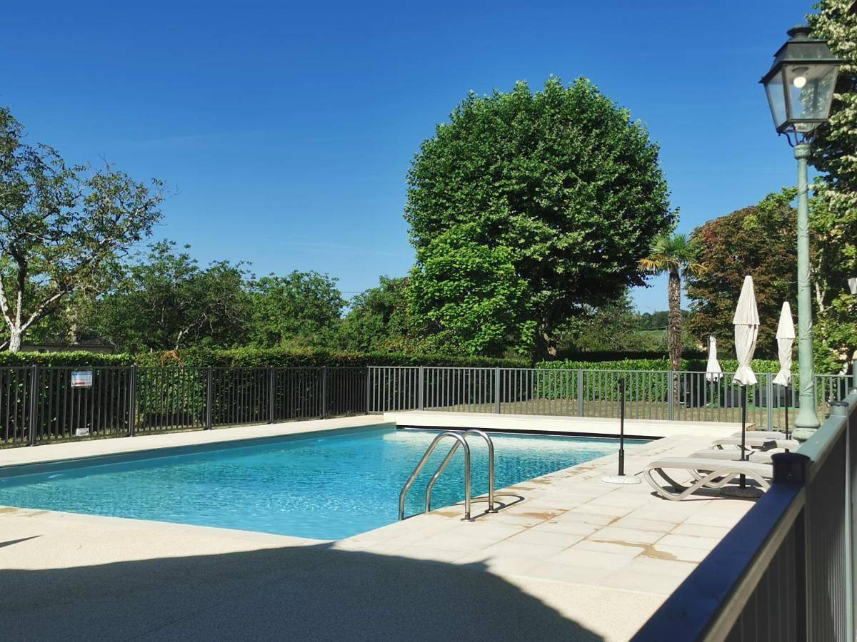 Domaine Jolidetour climatisé, piscine et tennis privés in Saint-Crépin-et-Carlucet, Périgord Noir