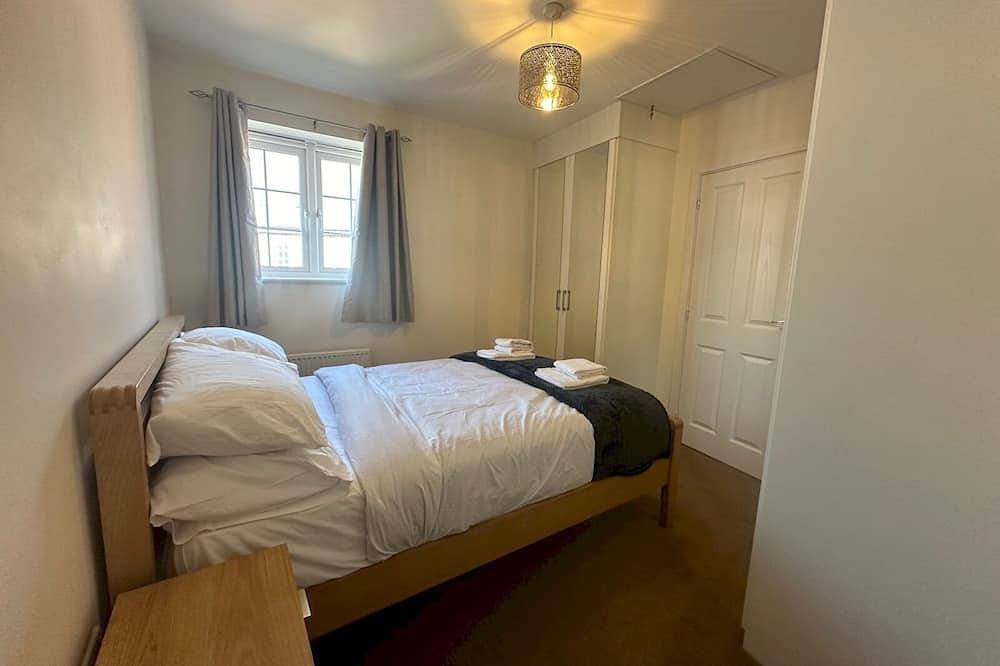 Entire apartment, A Stylish home away from home | Pass the Keys in Myland, Colchester