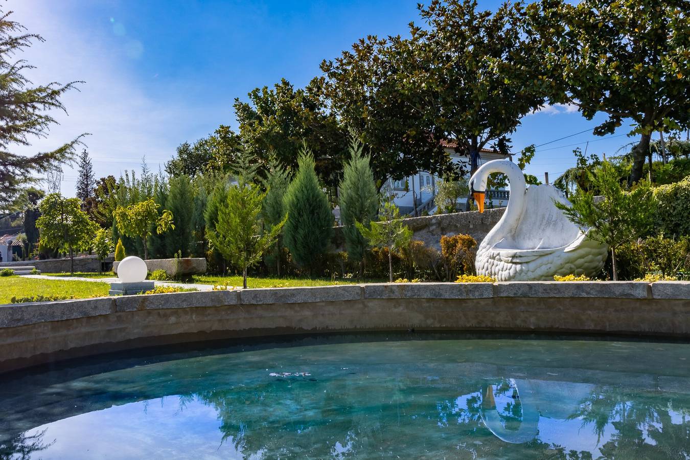 Suite Camélia Garden - Casa Vacanze Privata con Wi-Fi e Aria Condizionata in Ronfe, Distretto de Braga