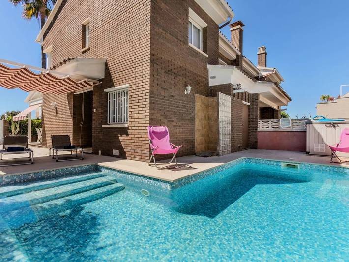 Villa pour 6 personnes, avec terrasse et piscine - 1