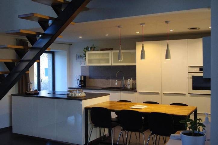 Location de vacances pour 6 personnes, avec jardin à Vains - 2