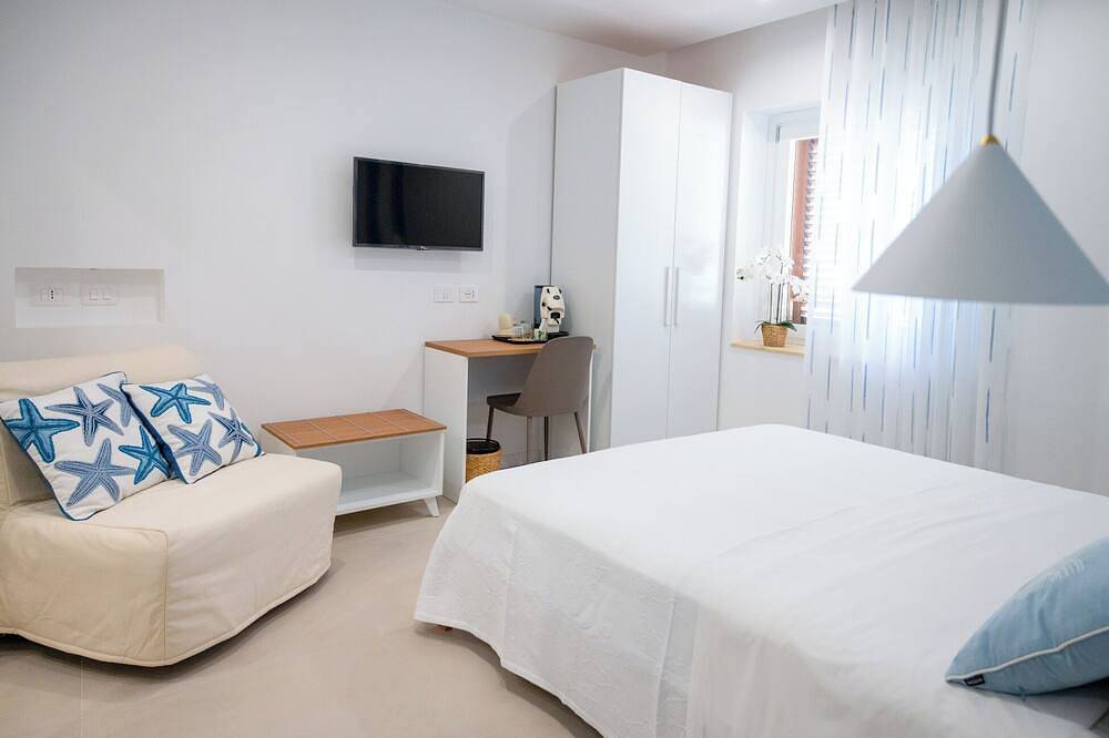 Nica’s House: nido vista mare tra limoni, sole e dolce relax! 🌴☀️💛 in Maiori, Costiera amalfitana