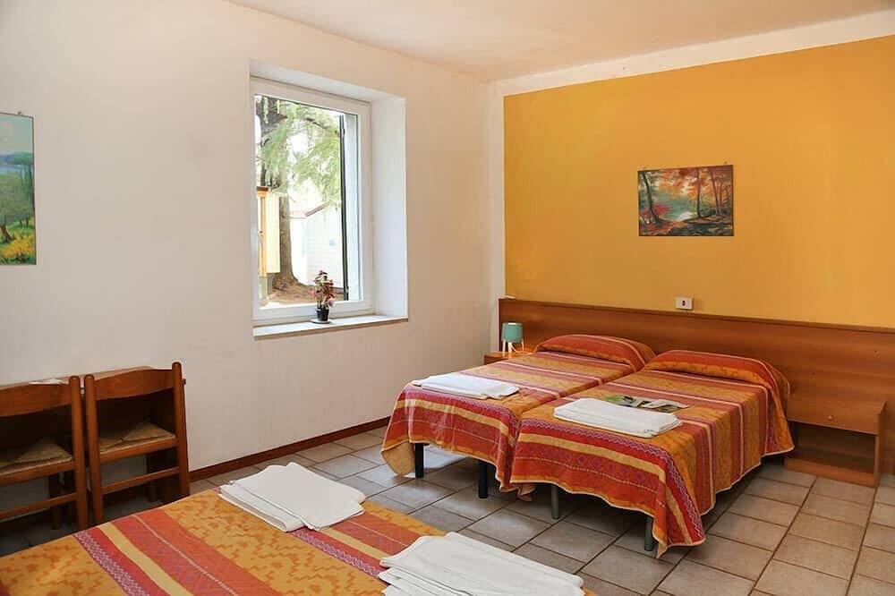 Geheel appartement, Vacation village Cisano San Vito Room Perla for 4 persons in Cisano, Bardolino