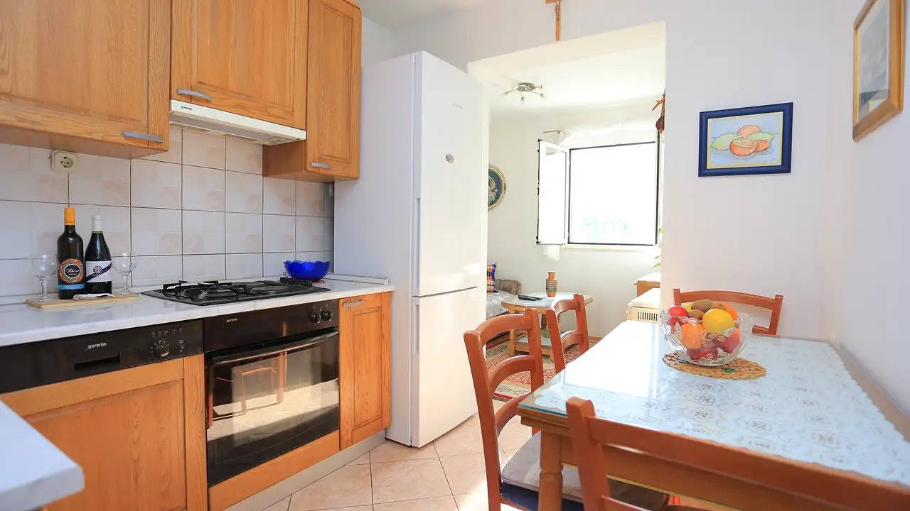 Cały apartament wypoczynkowy, Apartament wakacyjny dla 6 osób z taras in Slatine, Čiovo