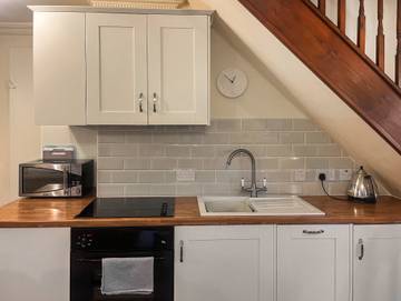 Cottage for 2 Guests in Bransgore, South East England, Picture 3