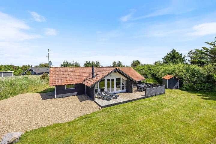 Villa for 8 personer, med balkon/terrasse og jacuzzi samt sauna i Haurvig